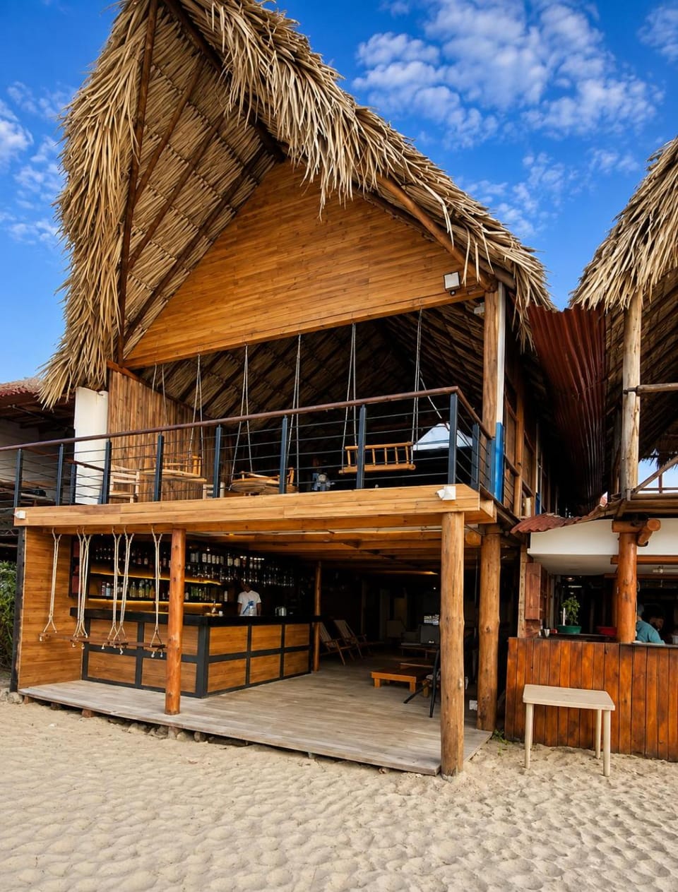 Property building, Restaurant/places to eat, Balcony/Terrace