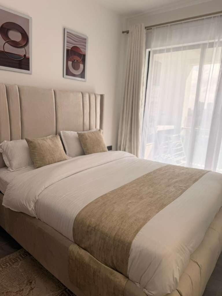 Luxury Small 1BR Pool, Gym & Boardroom Access Apartment in Nairobi County