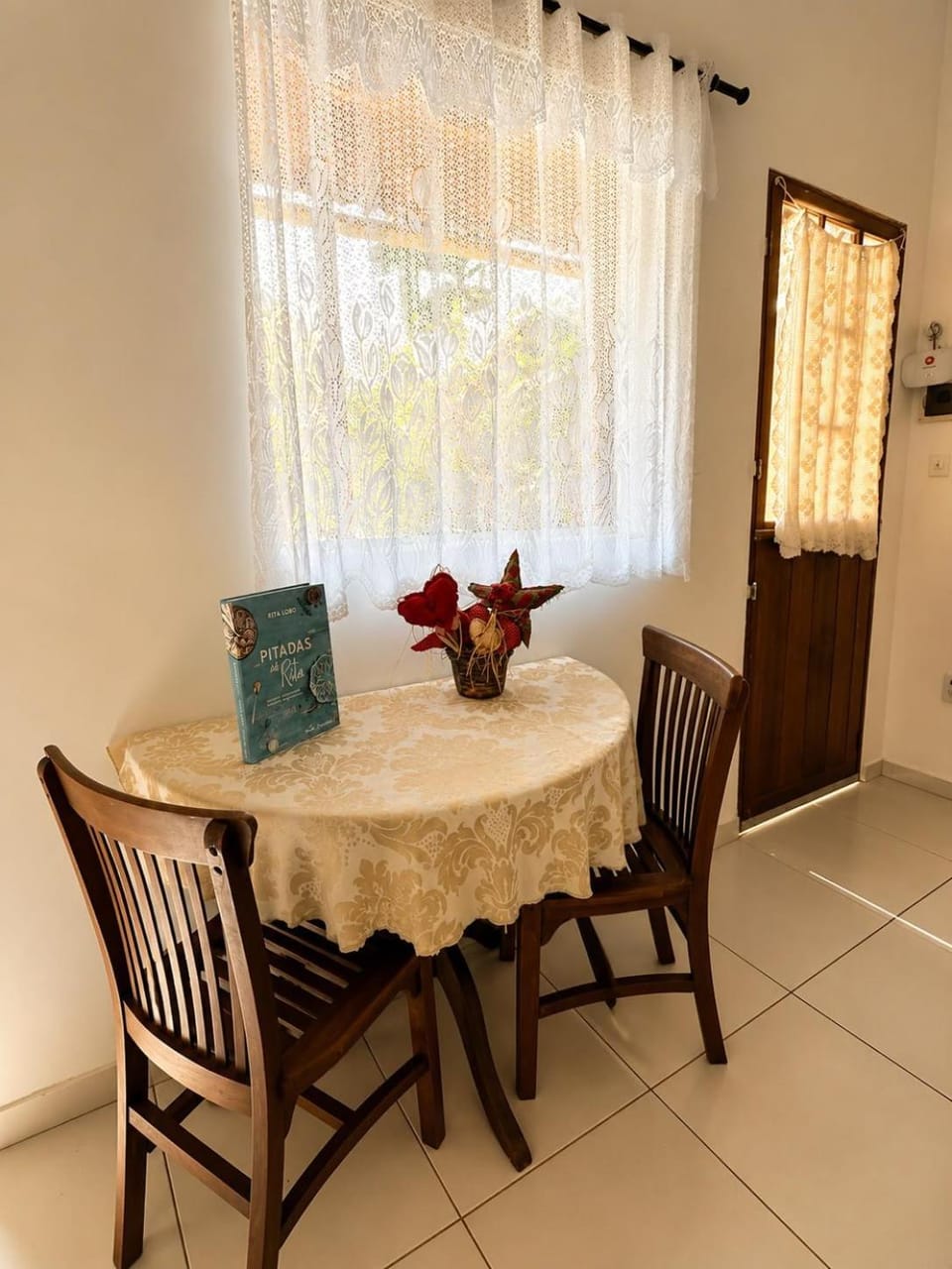 Casa Beija-Flor House in Angra dos Reis