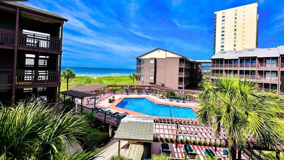 Property building, Sea view, Swimming pool