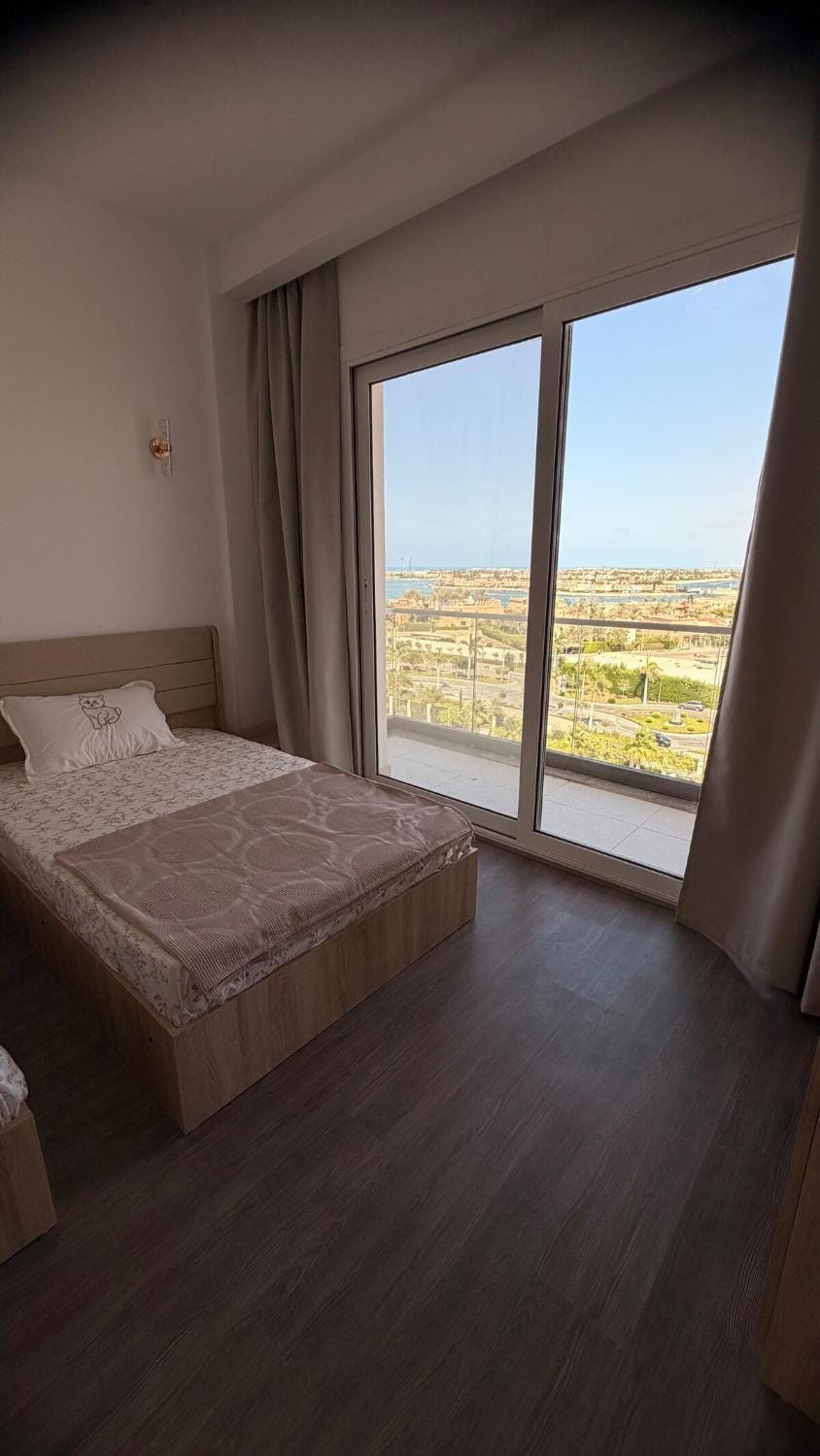 Bed, Natural landscape, View (from property/room), Balcony/Terrace