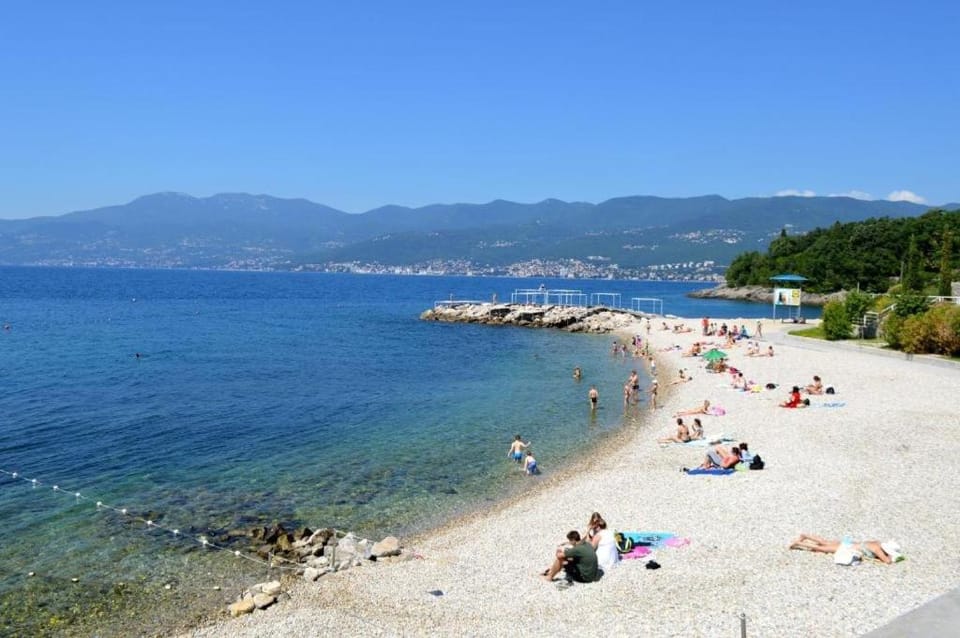Cozy accommodation by the sea - FREE Parking Apartment in Rijeka