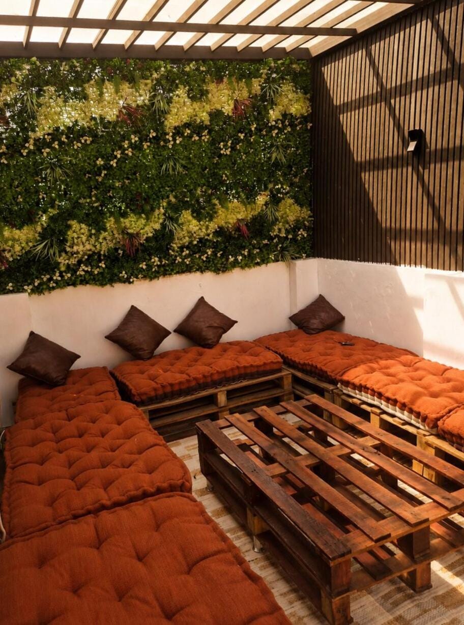Penthouse 2BHK Noida Sector 104 Rd Apartment in Noida