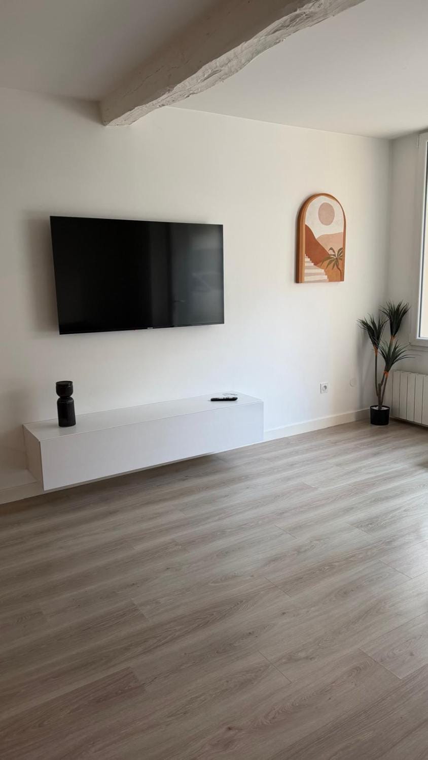 Communal lounge/ TV room, TV and multimedia