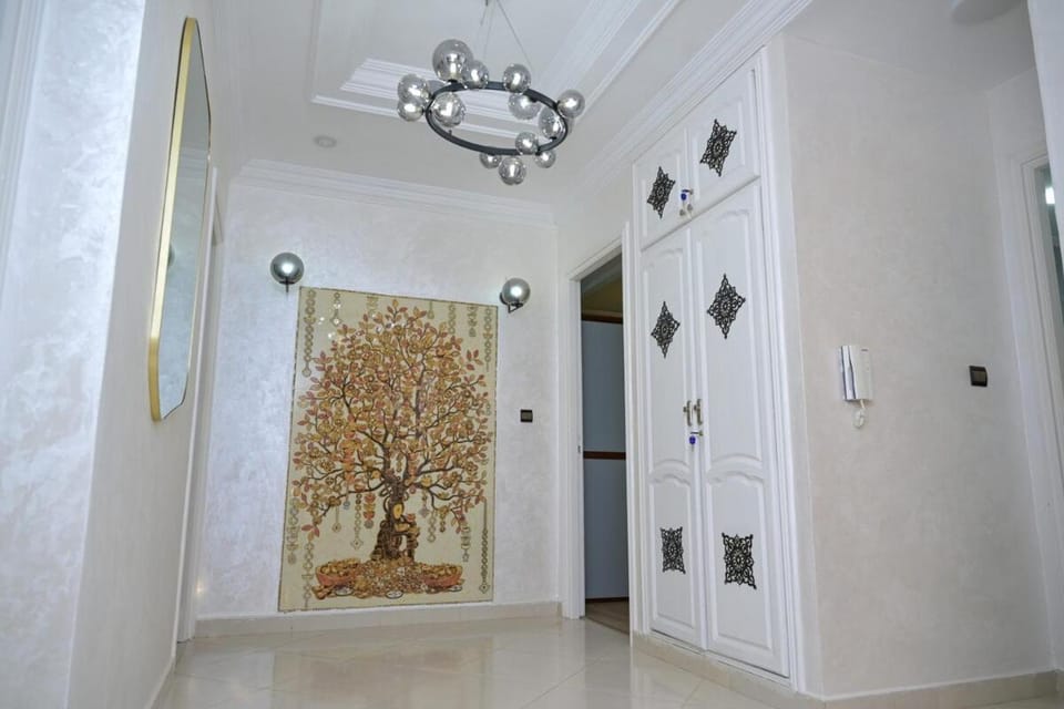 Luxury Villa with Pool and jacuzzi, 10 min from Rabat Villa in Rabat-Salé-Kénitra