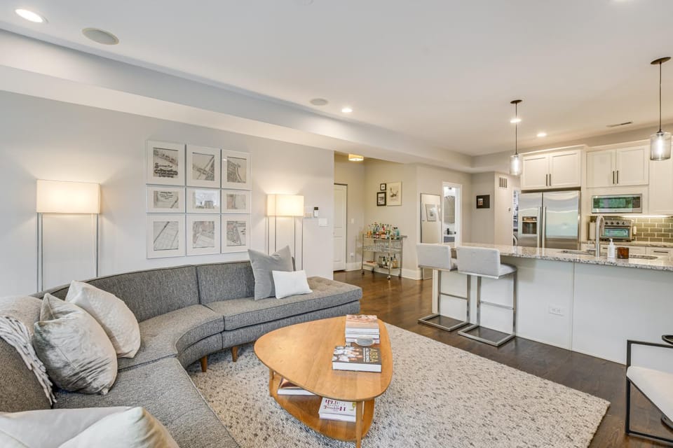 Beautiful Condo in the Middle of Andersonville House in Chicago