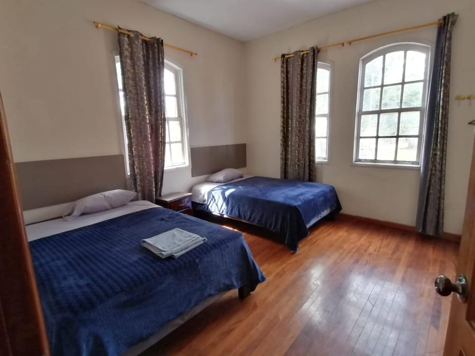 Hostal Piscis Bed and Breakfast in Quito
