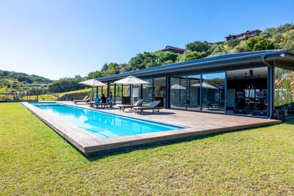 Day, Natural landscape, Pool view, Swimming pool, sunbed