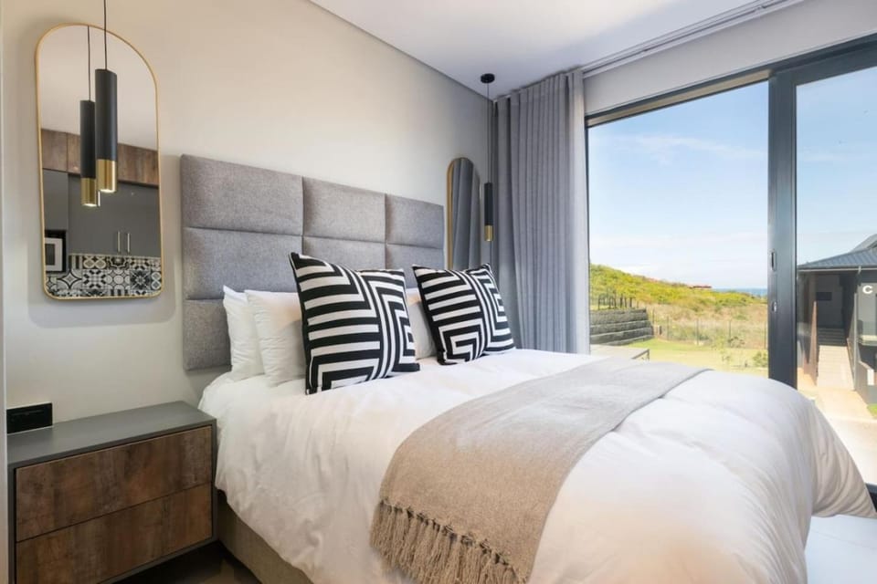 Bed, Natural landscape, Photo of the whole room, Bedroom