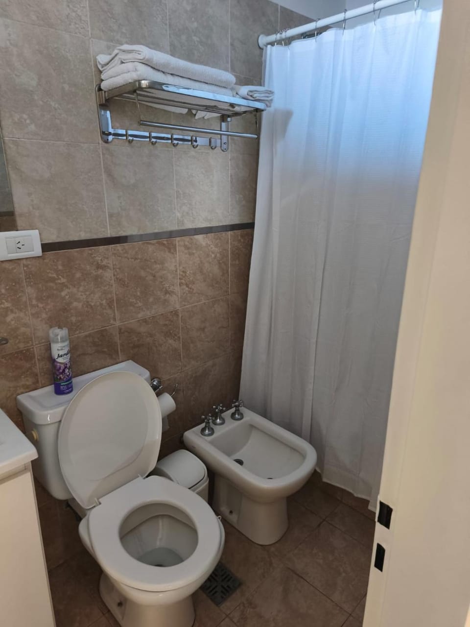 Bathroom, towels
