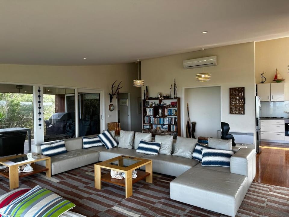 Dunes Retreat - amazing views of the ocean beach House in Fingal
