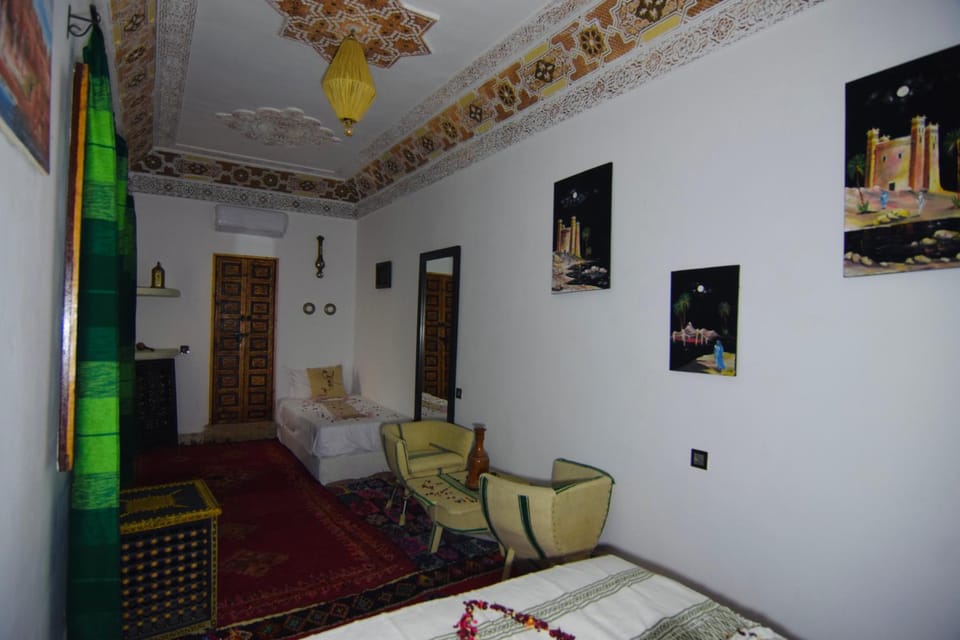 Bed, Living room, Photo of the whole room, Bedroom