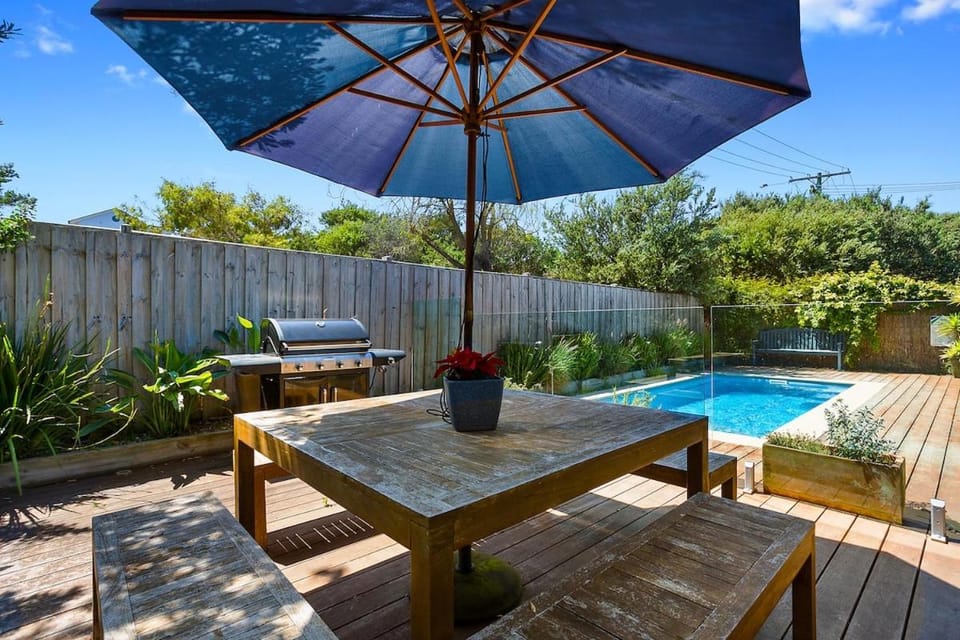 Sea Brim- all year round heated pool pet friendly House in Fingal