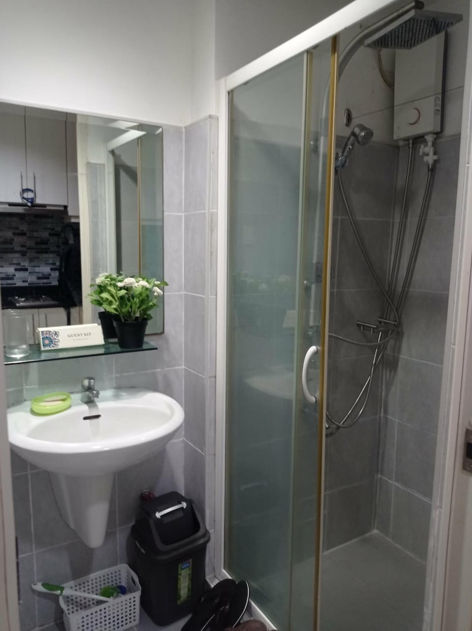 AJ Sea Residence Staycation Near SMX Apartment in Pasay