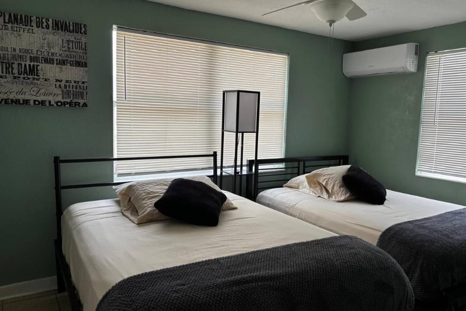 Aparment Downtown Sarasota 2BR, 2BA, PetFriendly Beaches, 5 People Apartment in Sarasota