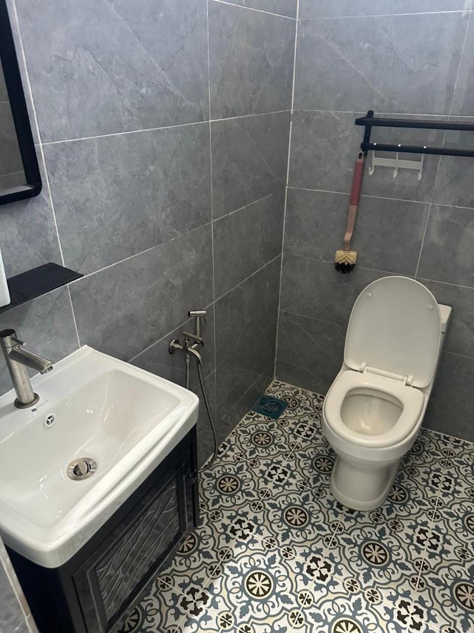 Shower, Toilet, bidet