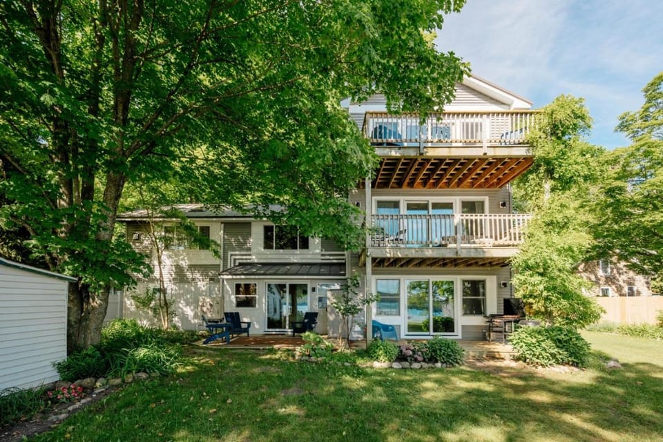 Camp Haven Heron House 5BR Lakefront Retreat Glen Lake House in Glen Lake