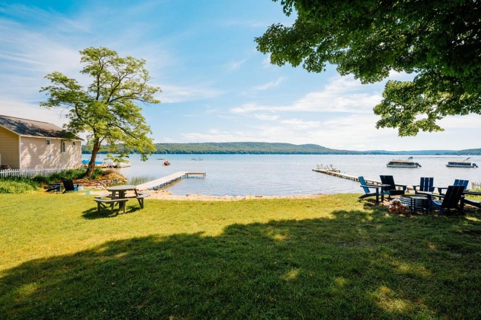 Camp Haven Retreat 3 Homes 12 Bedrooms Little Glen Lake House in Glen Lake