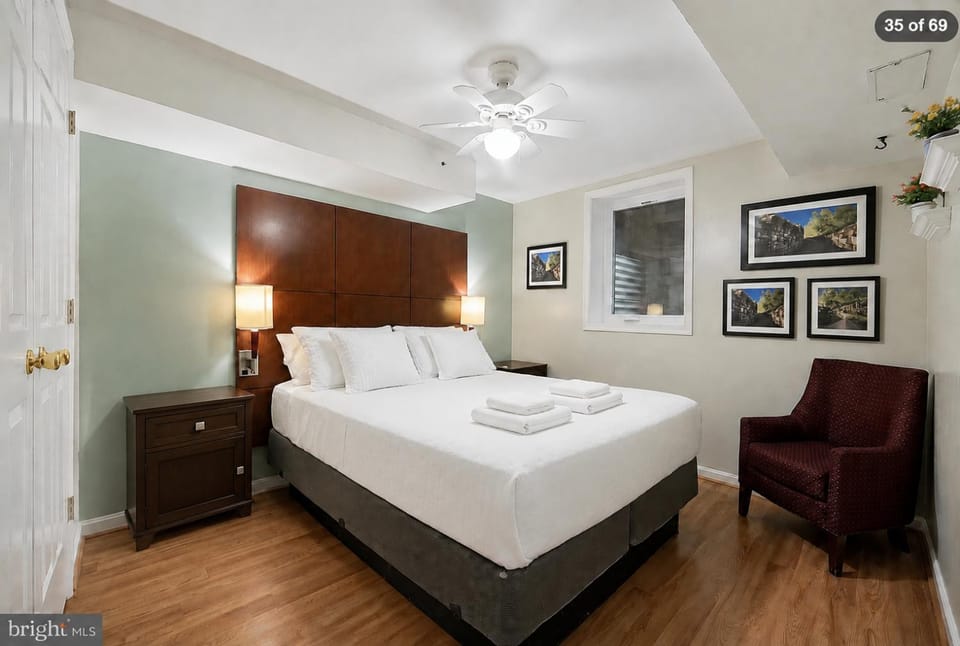 Silver Spring Family Retreat House in White Oak