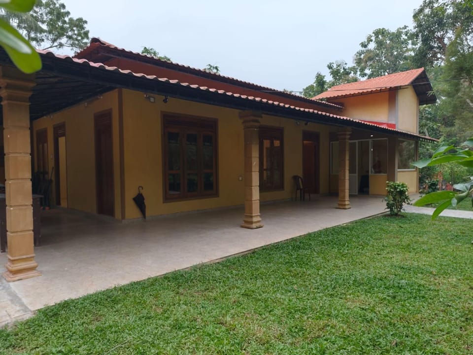 Arathi - Anuradhapura House in Sri Lanka
