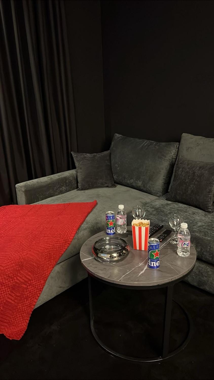 Luxury suite with movie theater and private parking Apartment in Jeddah