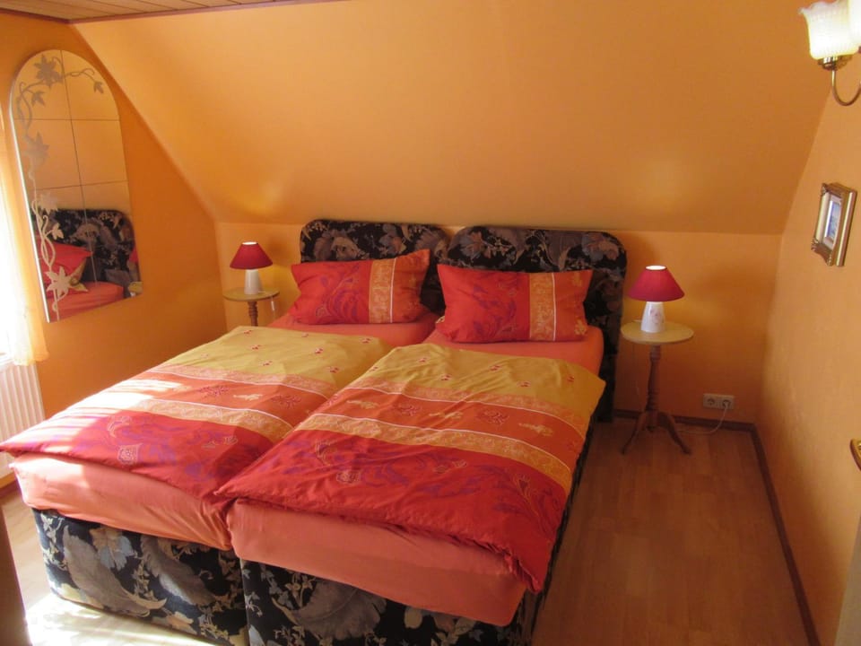Photo of the whole room, Decorative detail, Bedroom