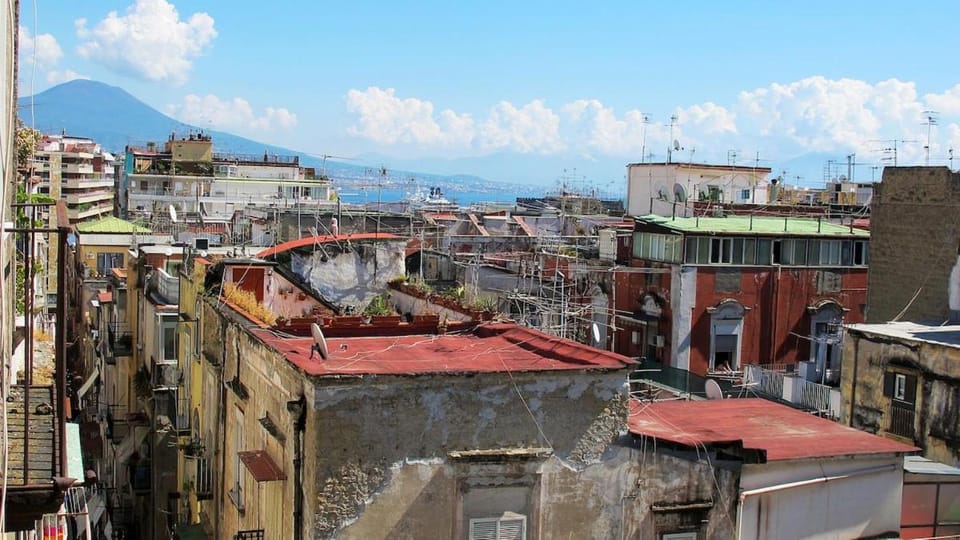 La Terrazza sui Quartieri Stanza e bagno Privati in Appartamento Condiviso Bed and Breakfast in Naples