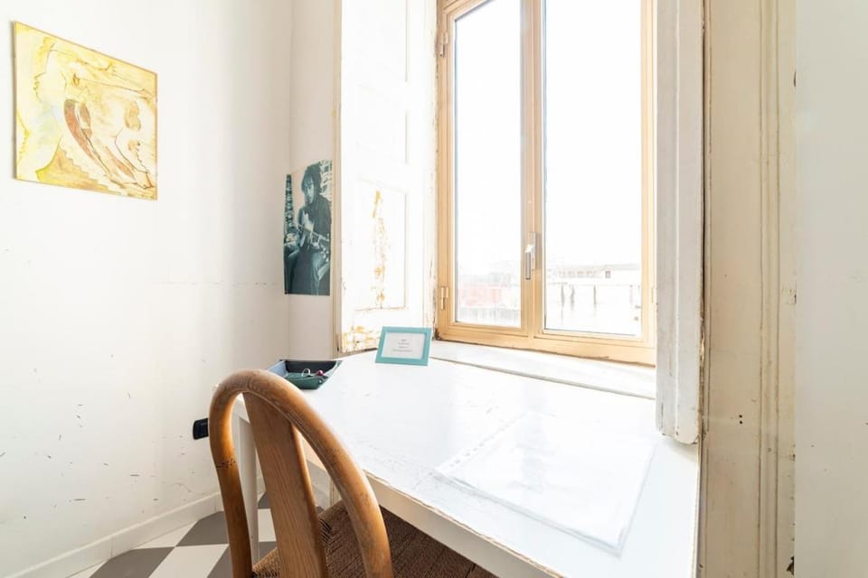 La Terrazza sui Quartieri Stanza e bagno Privati in Appartamento Condiviso Bed and Breakfast in Naples