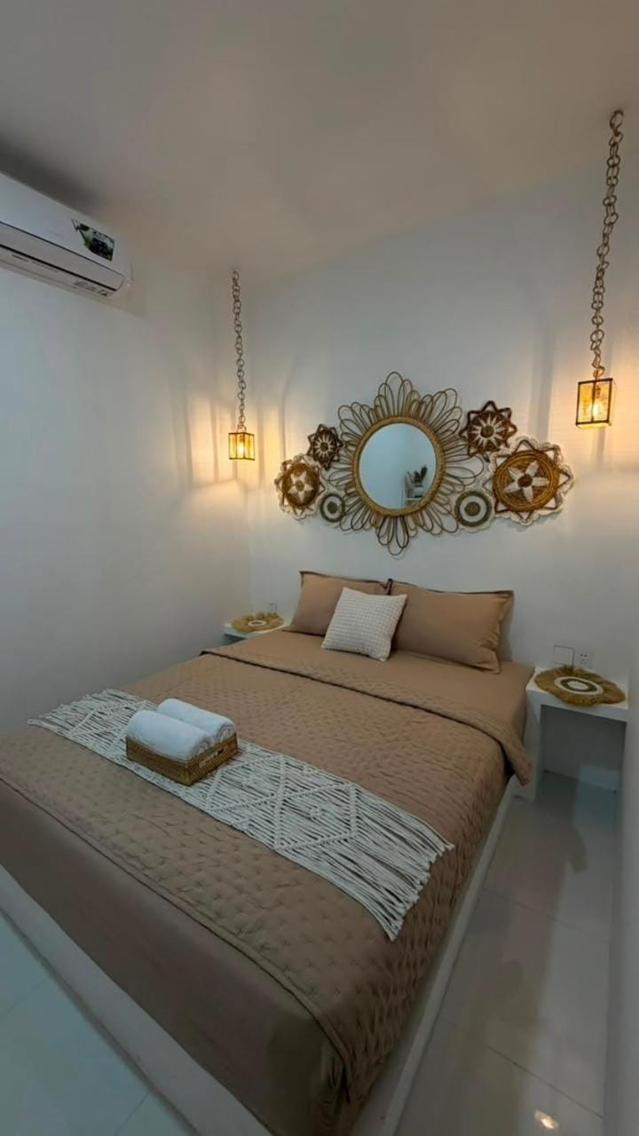 Photo of the whole room, Bedroom, air conditioner