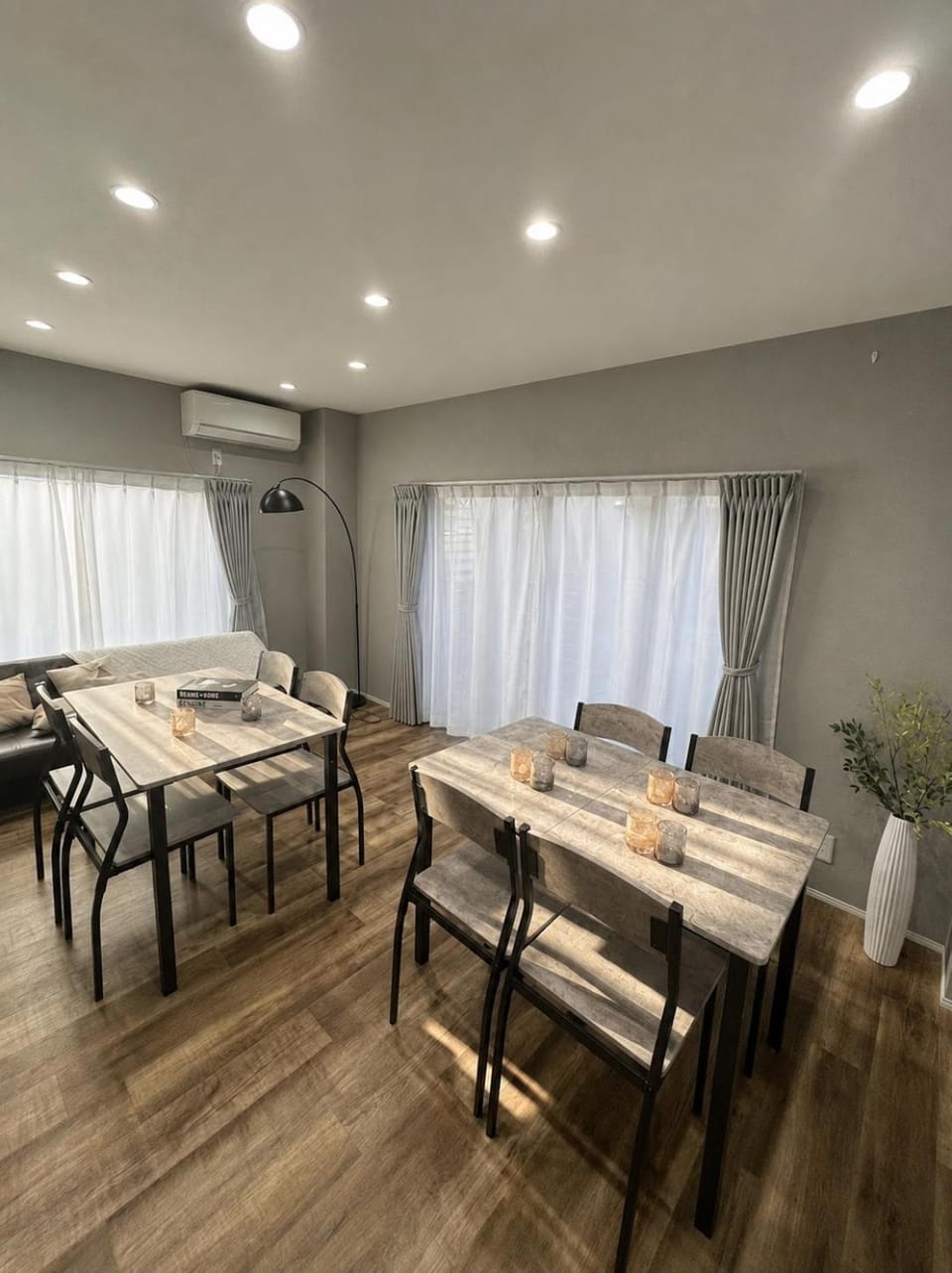 Living room, Seating area, Dining area, air conditioner