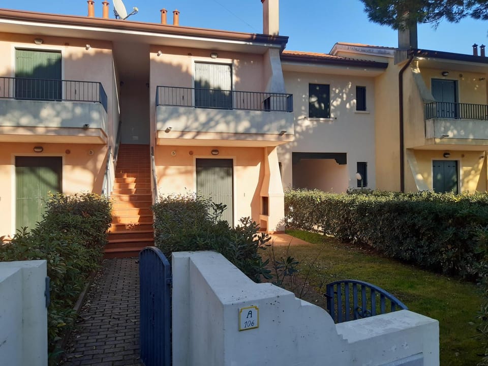 Property building, Balcony/Terrace