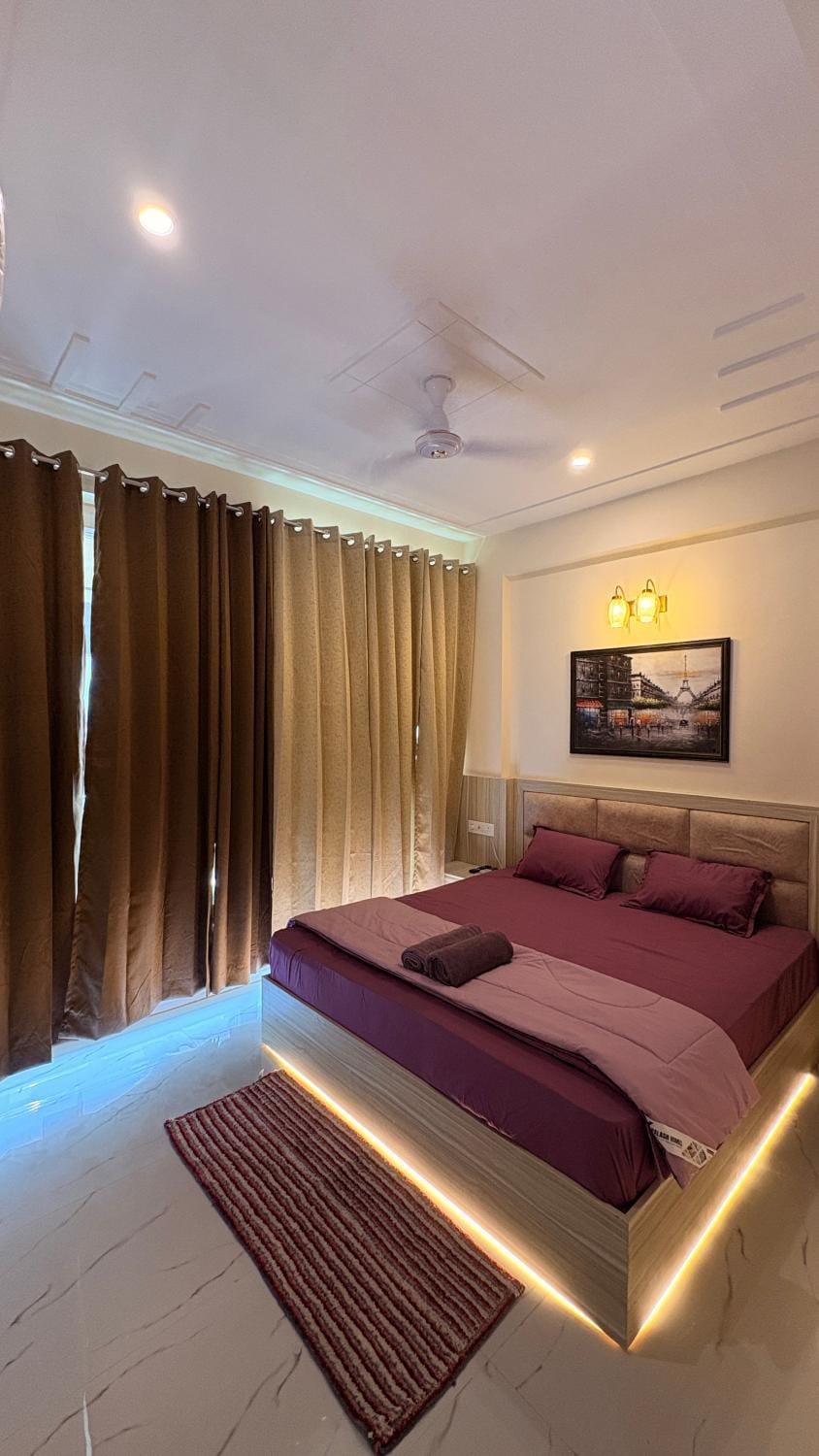 Bed, Photo of the whole room, Bedroom