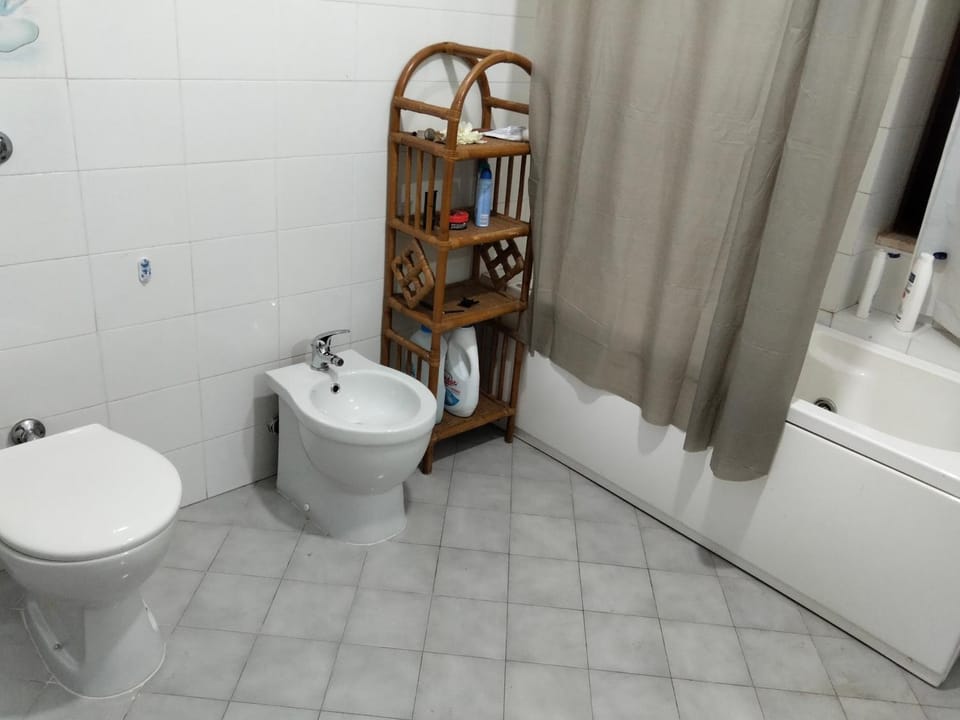 Shower, Toilet, Bath
