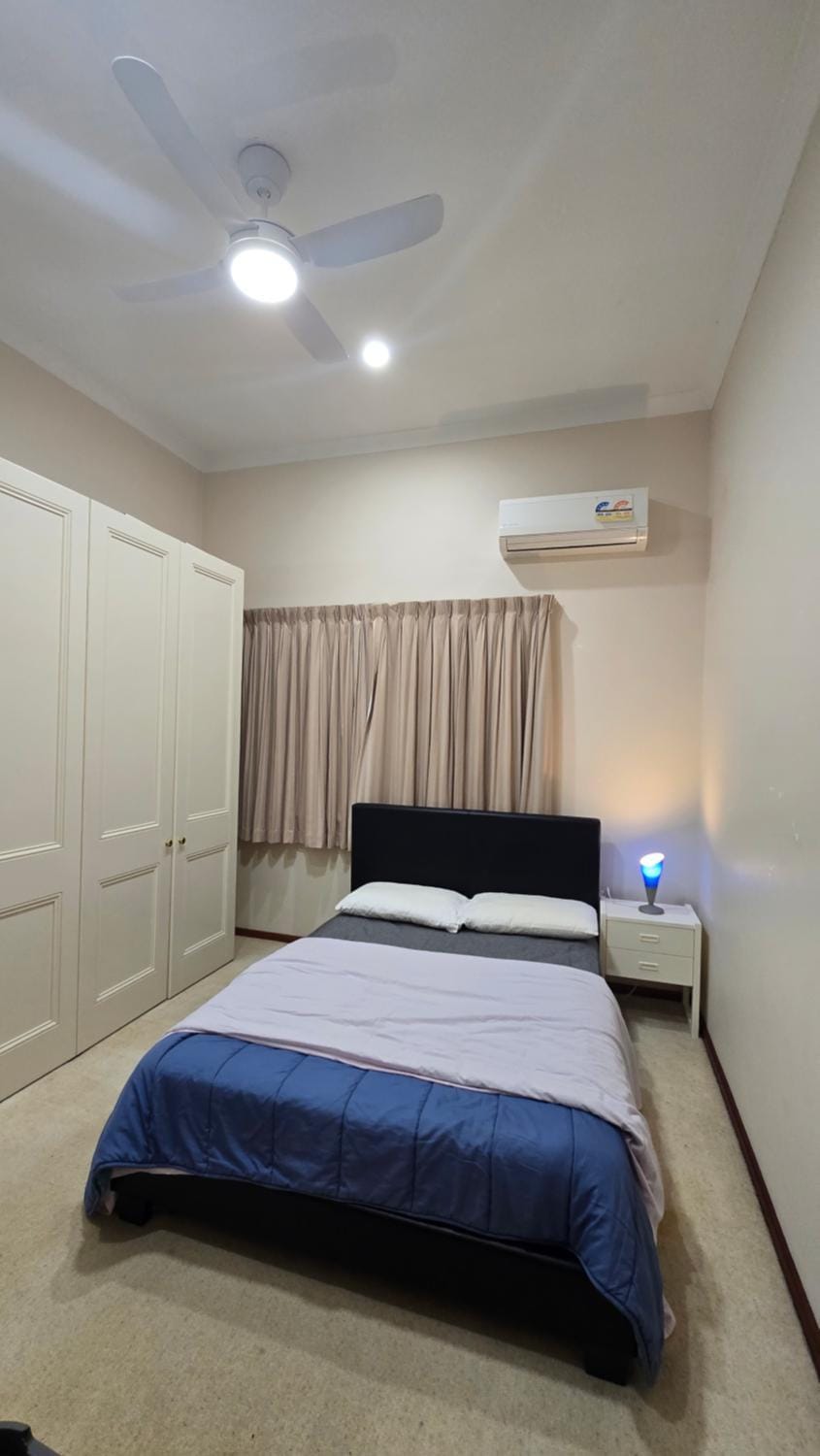 Photo of the whole room, Bedroom