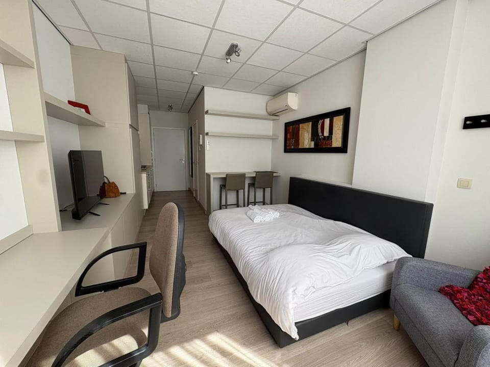 Bed, TV and multimedia