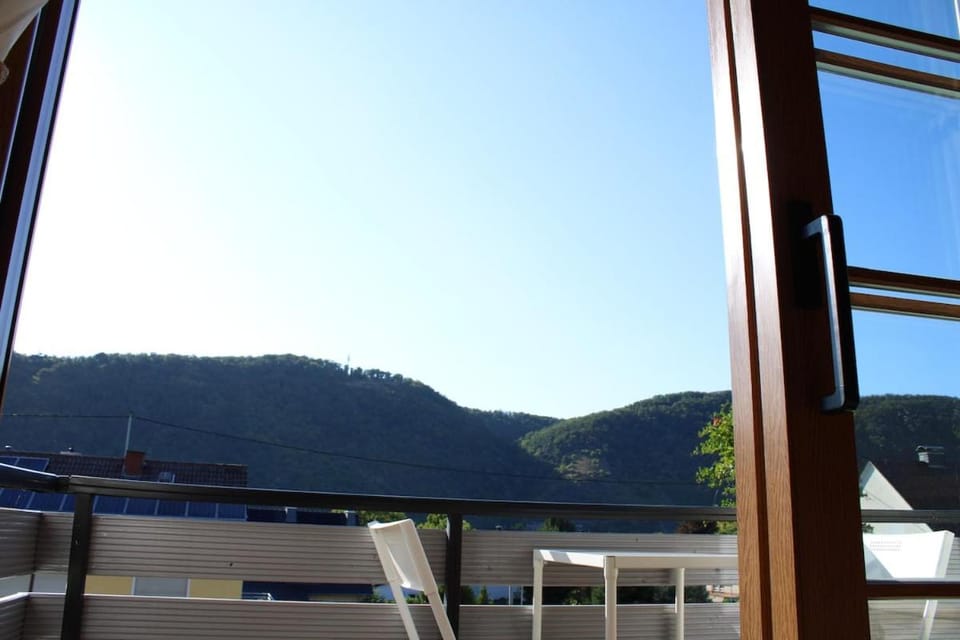 Balcony/Terrace, Mountain view