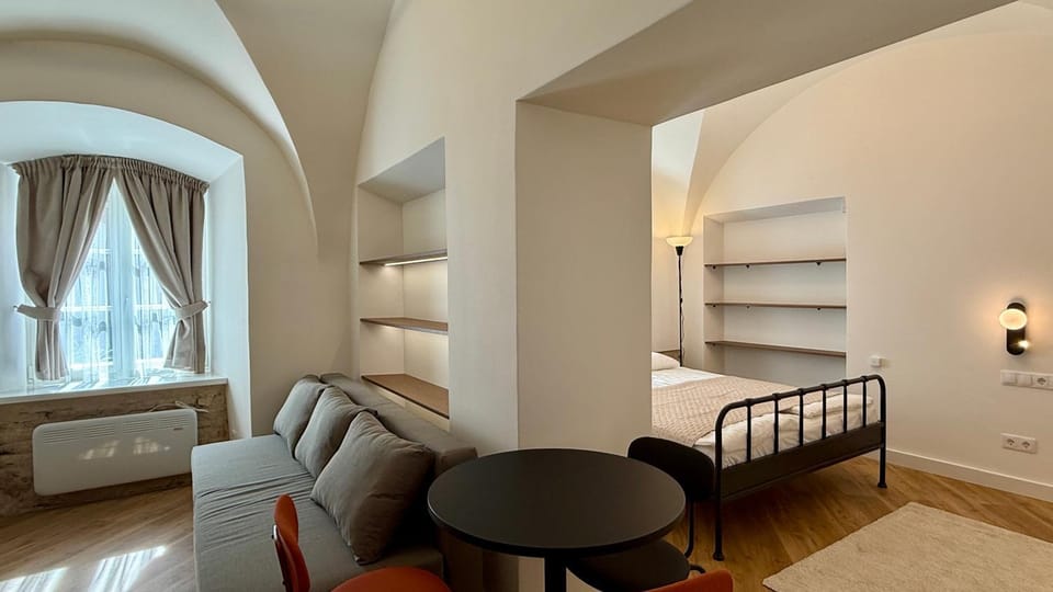 Bed, Living room, Photo of the whole room, Seating area, Bedroom
