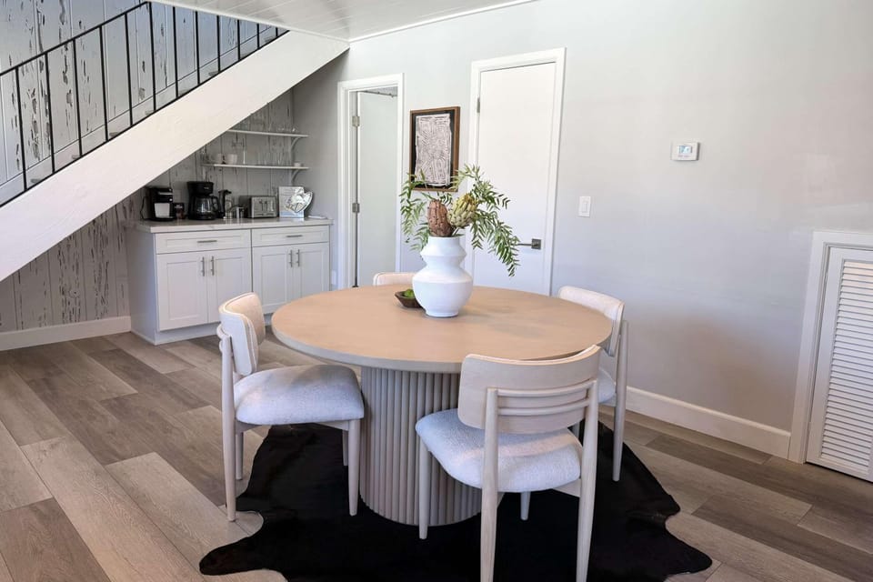 1011 N Bayfront B - Light Bright Balboa Island with Bay Views home House in Balboa Island