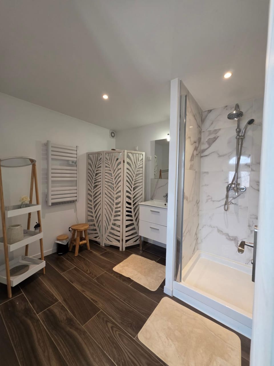 Shower, Bathroom, towels