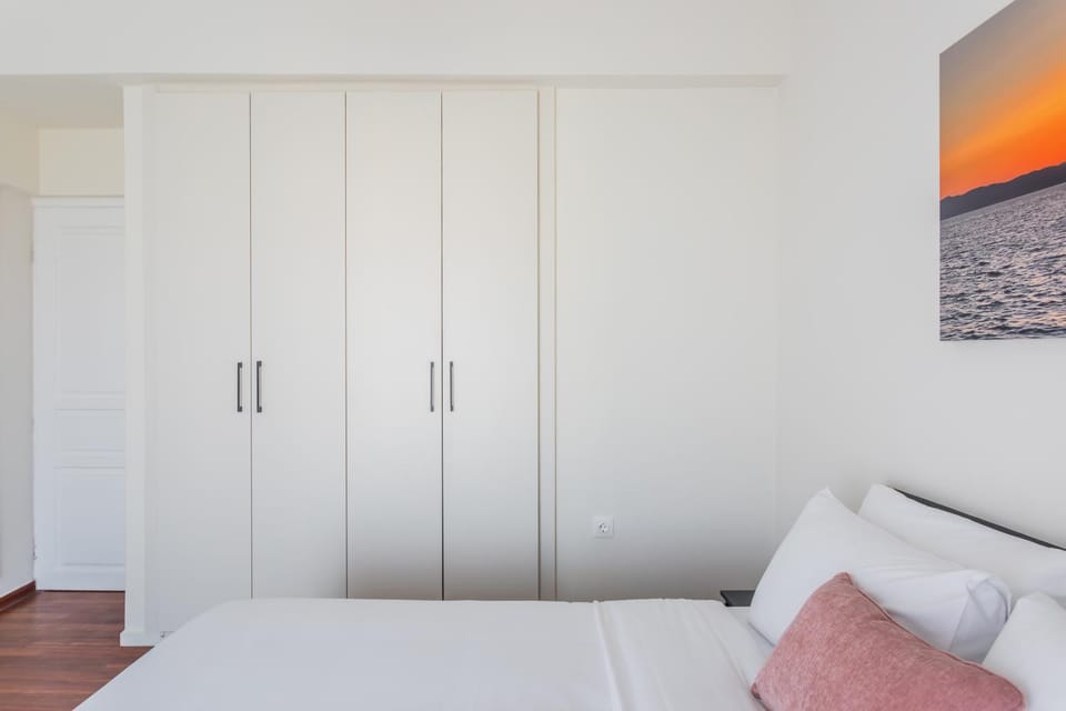 Sunny & Spacious Golf Glyfada Apartment - 2BD Apartment in South Athens