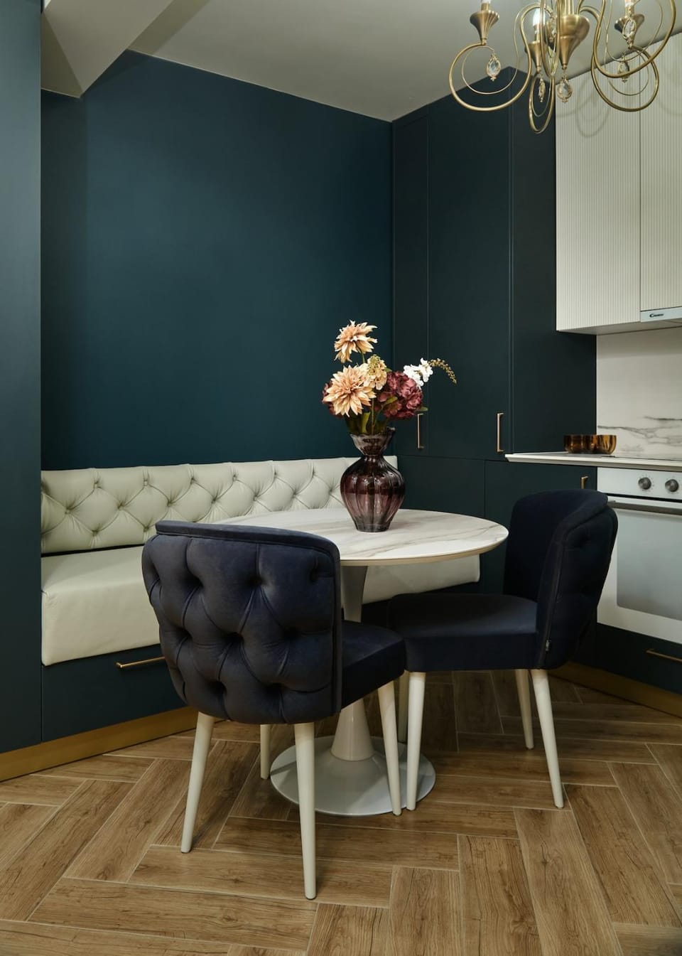 Lapis Nest Central Iasi by Seven Stone Apartment in Romania