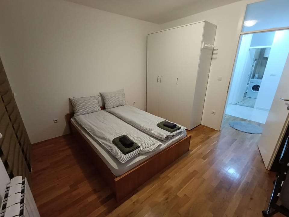 Bed, Bathroom, towels