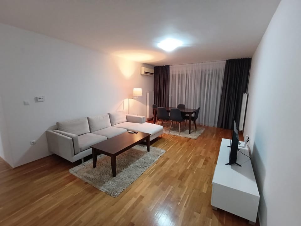 TV and multimedia, Living room, Photo of the whole room, Seating area