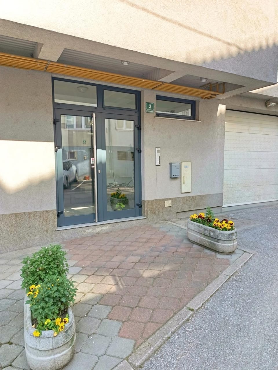 Property building, Facade/entrance