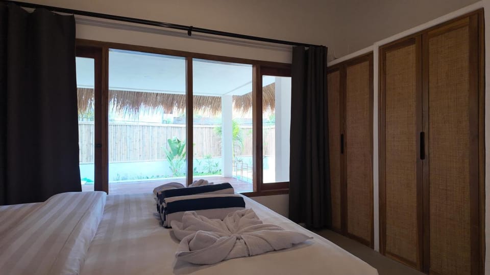 Villa Sora - 2BR Tropical Pool Oasis Hotel in Pujut