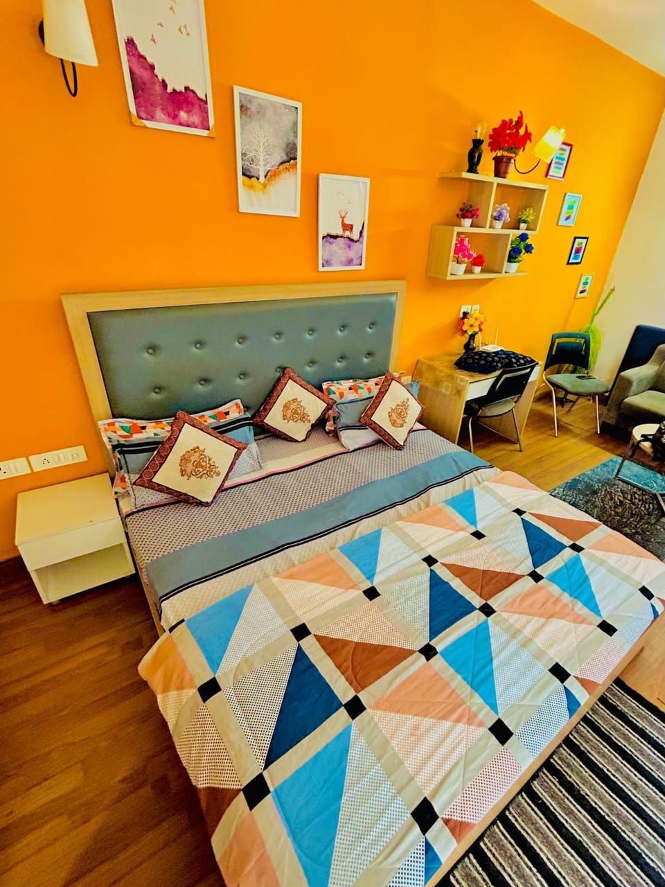 Golden home Apartment in Noida