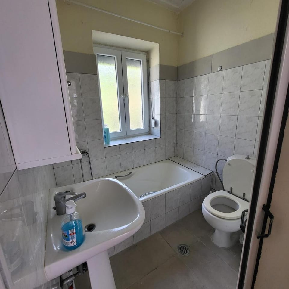 Bathroom, Bath