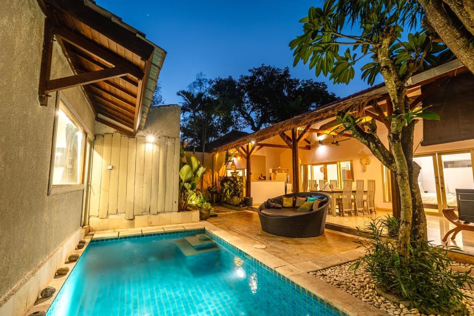 Property building, Patio, Night, Garden, Garden view, Pool view, Swimming pool, sunbed