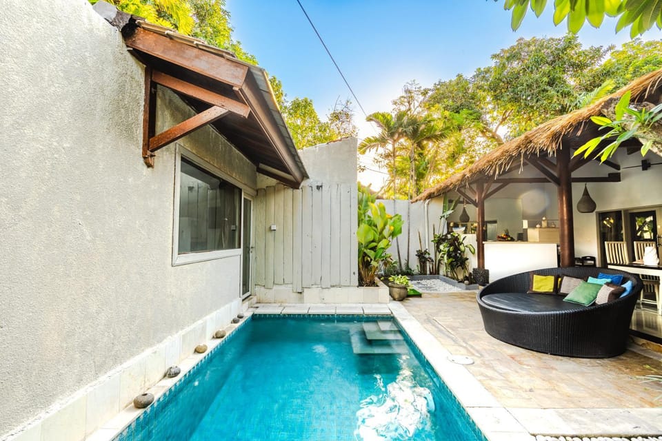 Patio, Day, Natural landscape, Garden, Garden view, Pool view, Swimming pool, sunbed