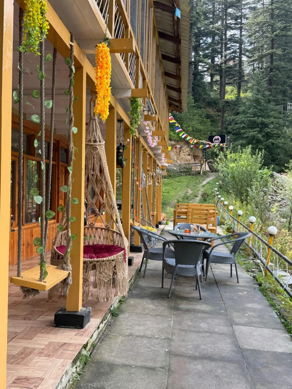 Patio, Dining area